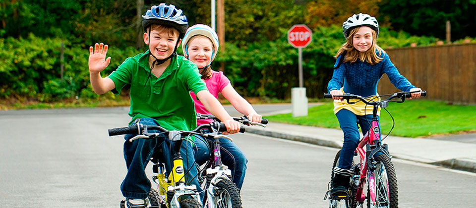 aprender a montar en bicicleta en la escuela